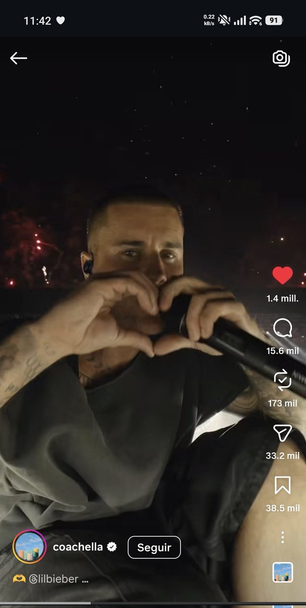 EmiliaA37440110's tweet photo. Al final del día por este motivo es que a Justin le pagaron más que al resto, el mueve al público como nadie más en la industria, y lo hace sin necesidad de 40 bailarines y 7 cambio de vestuario, lo hace todo con su sola presencia y voz 😌💜🔥 https://t.co/YdXAwfu6SD