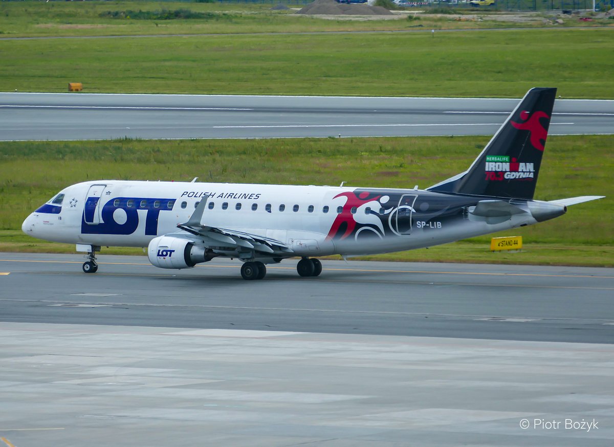 PiotrBozyk's tweet image. PLL #LOT oficjalnie wycofały kolejne E-Jety ze swojej  floty. Tym razem chodzi o dwa embraery #E175: SP-LIA i SP-LIB👉rynek-lotniczy.pl/wiadomosci/lot…  @LOTPLAirlines has officially withdrawn another two E-Jets from its fleet. This time two @embraer E175's: SP-LIA &amp;amp; SP-LIB. #avgeek