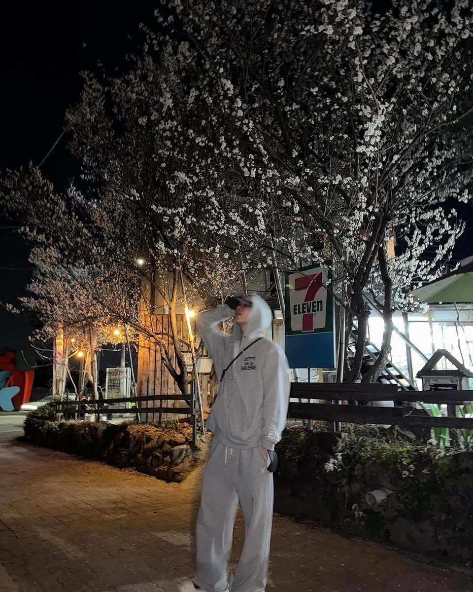 fleur. °☽°.⋆ tweet media