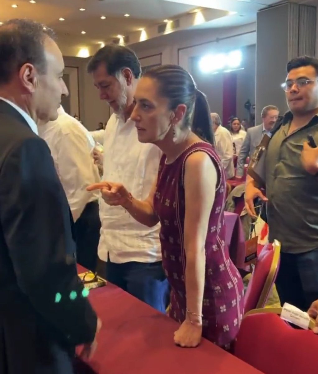 Vicky la Viuda Traidora a la Patria tweet media