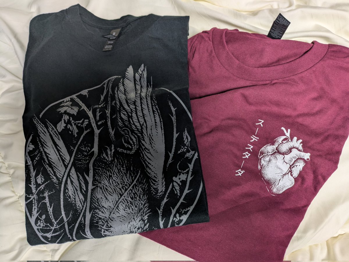 Jun_rage's tweet photo. このご時世にTシャツ1枚¥3000とか実質無料なので2枚買いました。
あとステッカーめっちゃくれた。
#SVDESTADA https://t.co/T2FOPY9NER
