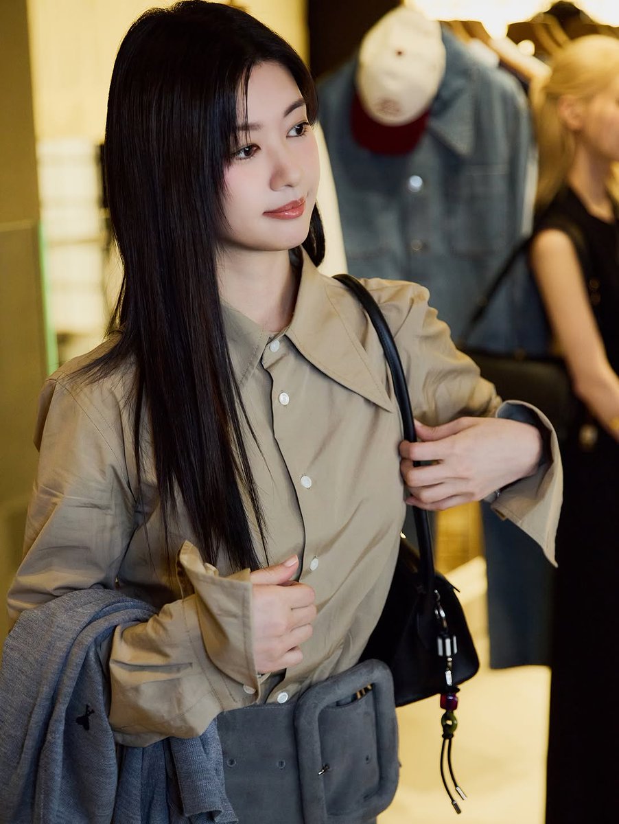 #JungSoMin ( 정소민) | TheDealer soon 🎬 tweet media