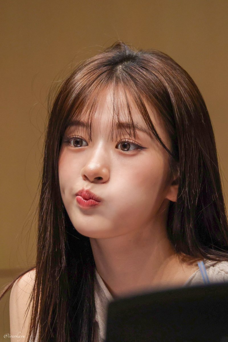 𝒁4𝒏𝒀𝒖𝒋𝒊𝑵 is seeing Yujin tweet media