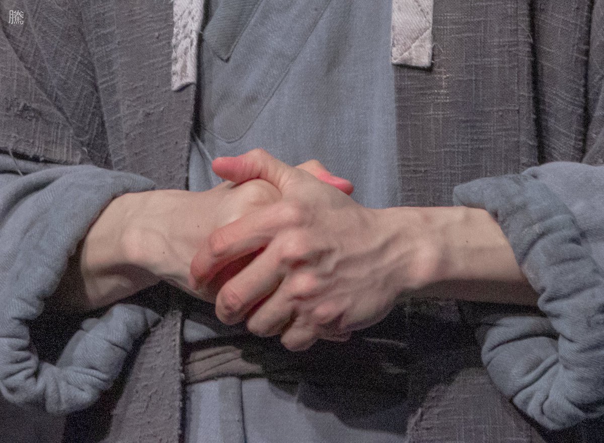 _2__wings_'s tweet photo. 2026. 03. 29. N
| 초록
마지막 공연 무대인사

토마 役 | #손유동 배우님

손에 피가 남아있어요 .. https://t.co/yH8yw5m1Hw
