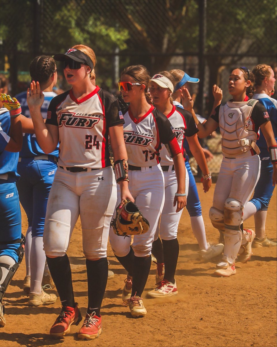 Softball_WS's tweet photo. From team huddles to championship moments and everything in between, Softball World Series is about more than just what happens on the field. 🥎✨

🔗 Register now to start planning your summer: https://t.co/azXFby2N2y https://t.co/PvprIuXAcf