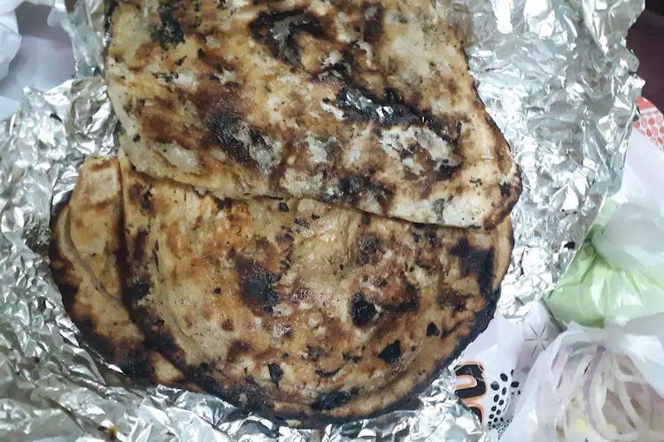 kumar3424761's tweet image. @zomato Final update:

Order #7988514102  
Ticket: 156380779  
Restaurant: Sri Meeras Kitchen  

Wrong item + burnt, unsafe food + delayed delivery. Refund denied despite proof.

Escalating further.

@fssaiindia @consaff

#Zomato #FoodSafety #CustomerRights