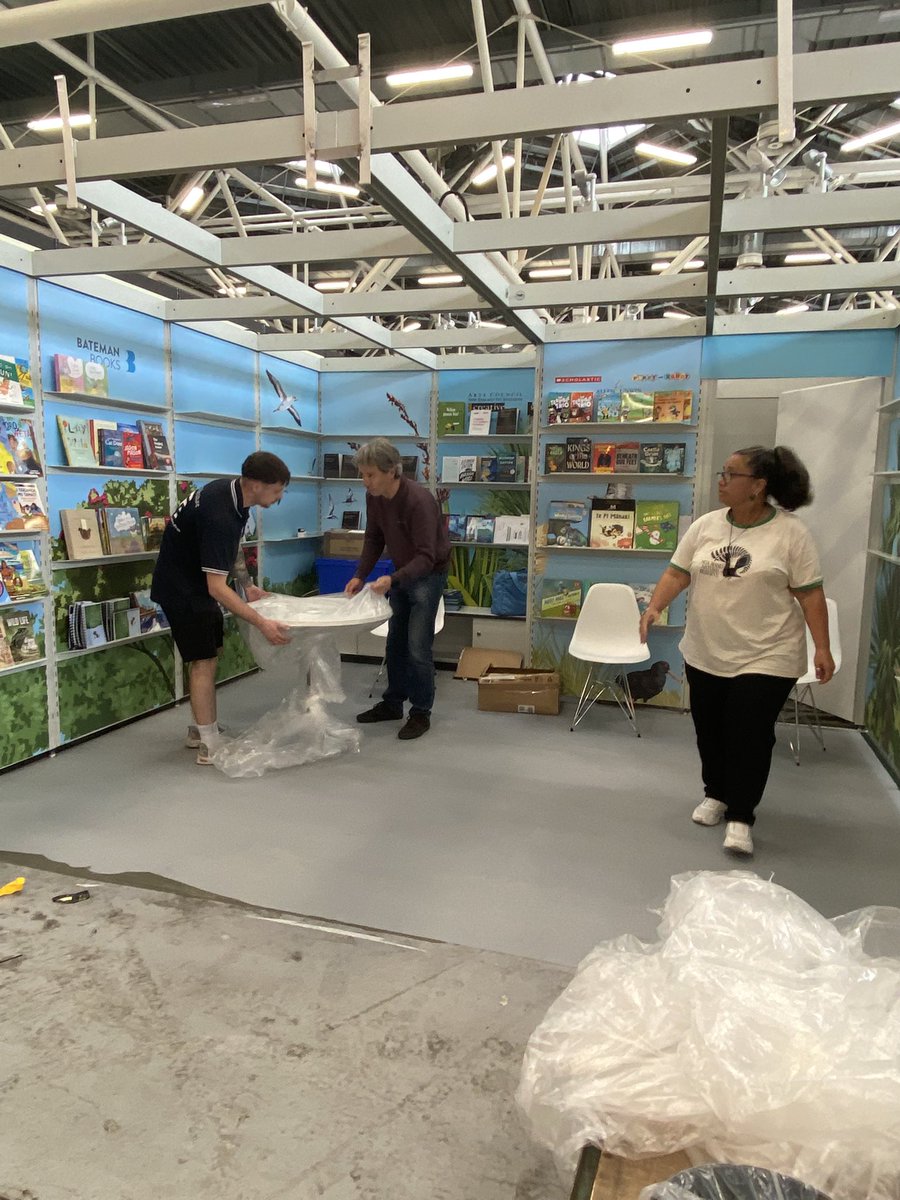 OratiaBooks's tweet photo. Setting up for the Bologna Children’s Book Fair 2026 📚 Aotearoa New Zealand stand in Hall 25, Booth B72
Ci vediamo domani! @BoChildrensBook @BolognaFiere @BplusPNews @Publishers_NZ @nzinrome @NZTEnews @CreativeReadsNZ @NZBooklovers @KeteBooks #oratiabooks #bcbf26 #nzbooks https://t.co/V2KN9Gfmgw
