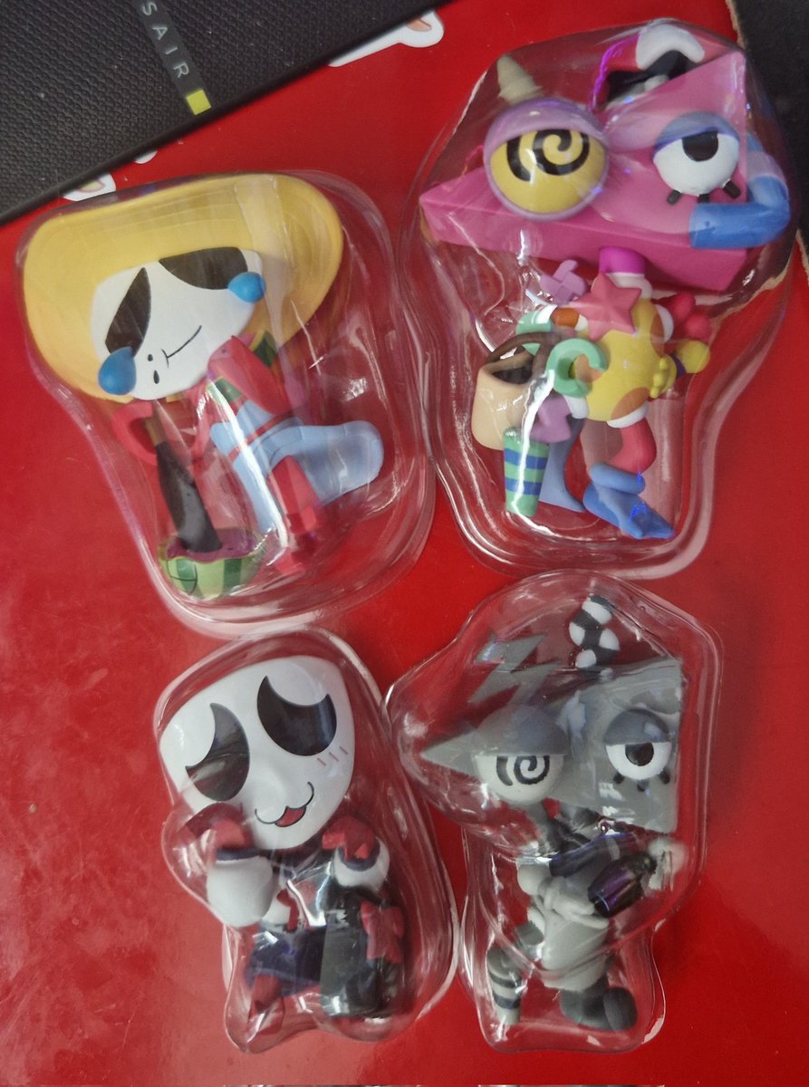 Shadowlenox's tweet photo. Every time I get the new Digital circus Animiniz mystery boxes

I always get these two instead of the Ragatha I want

I'm somewhat glad Gangle isn't in the newer set, but if I get Orbs Man and Zooble (on which Orbs man replaced Gangle in this set) I'll be upset lol https://t.co/Di7e0uIEpN