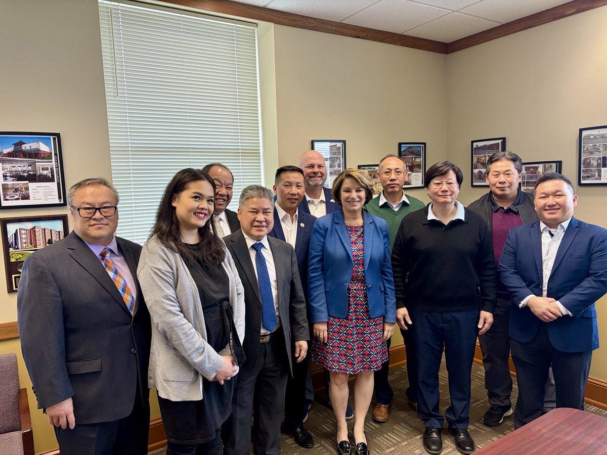 Amy Klobuchar tweet media