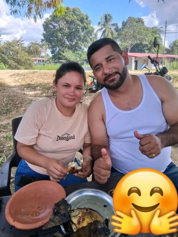 vivassantanaj_'s tweet photo. ¡Atención! #Desaparecidos || Familiares reportaron la desaparición de Yulimar Sánchez Roa y Luis Alberto Rivas González, quienes salieron el pasado 10-4-2026 desde Guasdualito.

***
Cajón Araucano

Según indicaron sus allegados, ambos emprendieron el viaje con la intención de llegar a territorio araucano; sin embargo, desde entonces no se ha vuelto a tener ningún tipo de comunicación con ellos.

A la fecha, sus familiares aseguran que desconocen su paradero y manifiestan preocupación ante la falta de información, por lo que hacen un llamado a las autoridades y a la comunidad para ayudar a dar con su ubicación.