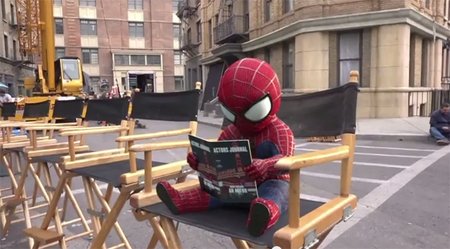 Chris_DiAcqua's tweet image. #Evian 🕸️ The Amazing Spider-Man 2 (2014).

La famosa marca de agua mineral envasada "Evian"(*), con el fin de promocionar el film "The Amazing Spider-Man 2" protagonizada por Andrew Garfield, lanzó una mega campaña publicitaria para publicitar su producto a través de un