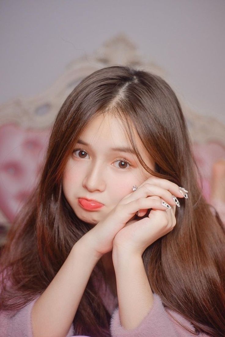 zidi_shazadi786's tweet image. کیا فضول زندگی چل رہی ہے اوپر سے 😒
خودکشی کا بھی نہیں سوچ سکتی 🥱
بچ گئی تو گھر والے کوٹیں گے 🫣😹
اور اگر مر گئی تو فرشتے 👻
دونوں جگہ پھسی ہوئی آ میں 😒😣😂

#fun