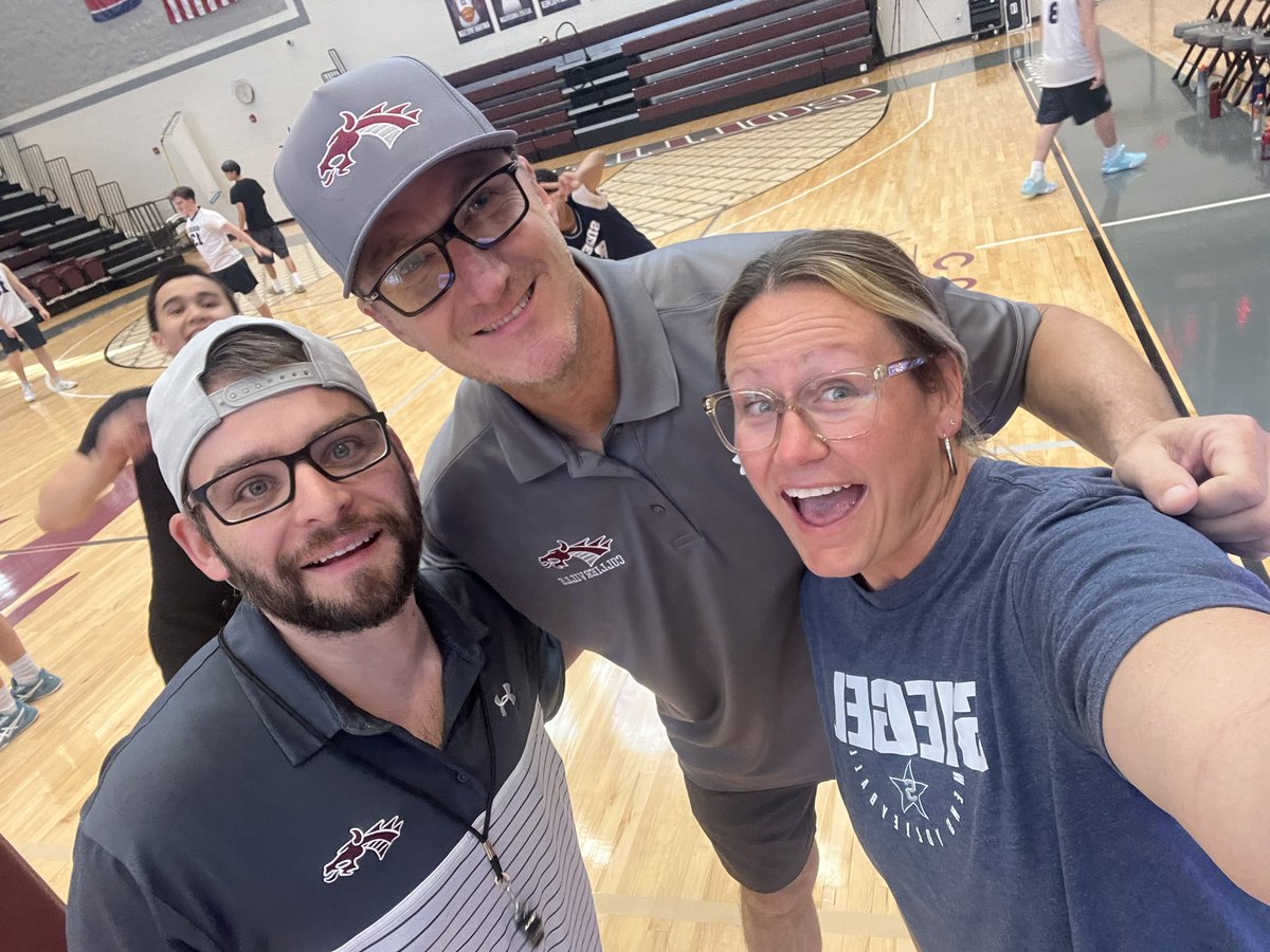 SiegelVball's tweet photo. THANK YOU to @goCHSvolleyball Boys’ Vball for hosting Siegel in our FIRST EVER tri-match with @AHSTigerVball. We won a few, lost a few, &amp; had fun GROWING THE GAME, bringing us one day closer to a @tssaavb  sanction! Thank you to the parents &amp; players who committed to this step! https://t.co/el9EKnchBu