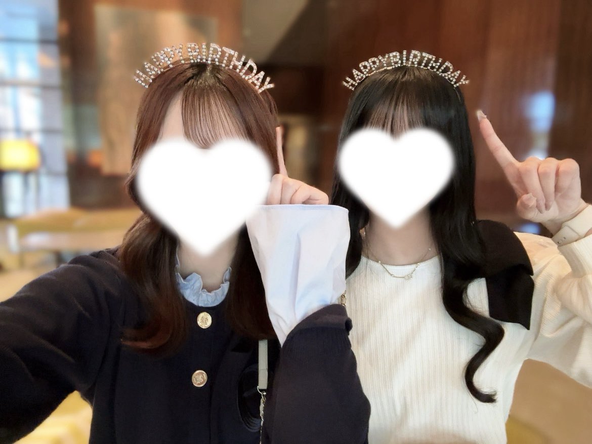 𝐴 tweet media