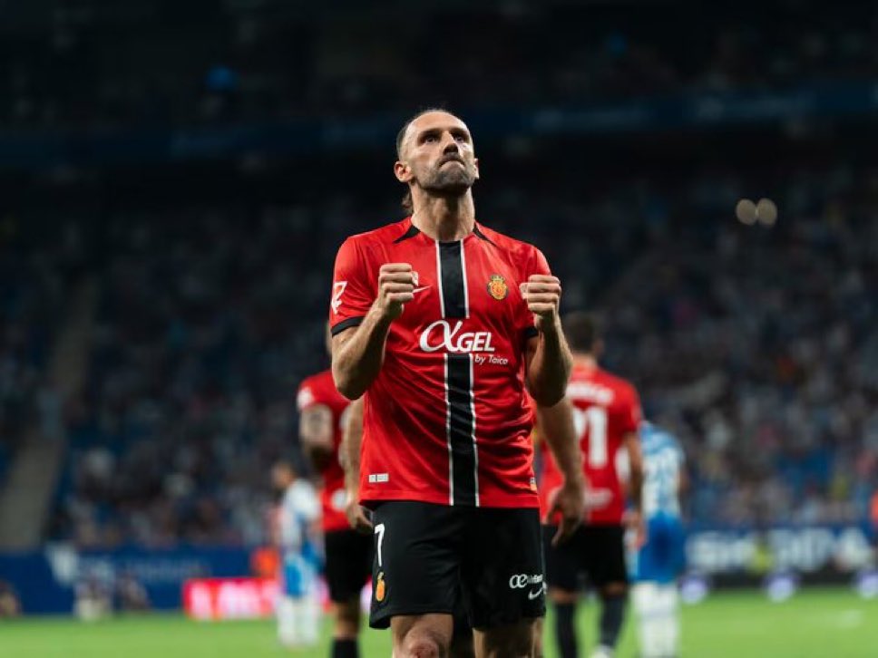 FootballKosovo's tweet photo. Vedat Muriqi becomes Mallorca’s all time top scorer with 55 goals surpassing Samuel Etoo 🔥

El Pirate 🏴‍☠️🇽🇰 https://t.co/ESMmQfkHUc