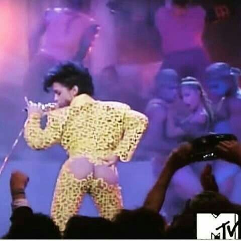 P0RTEIRO NA BIOPIC DO MJ tweet media