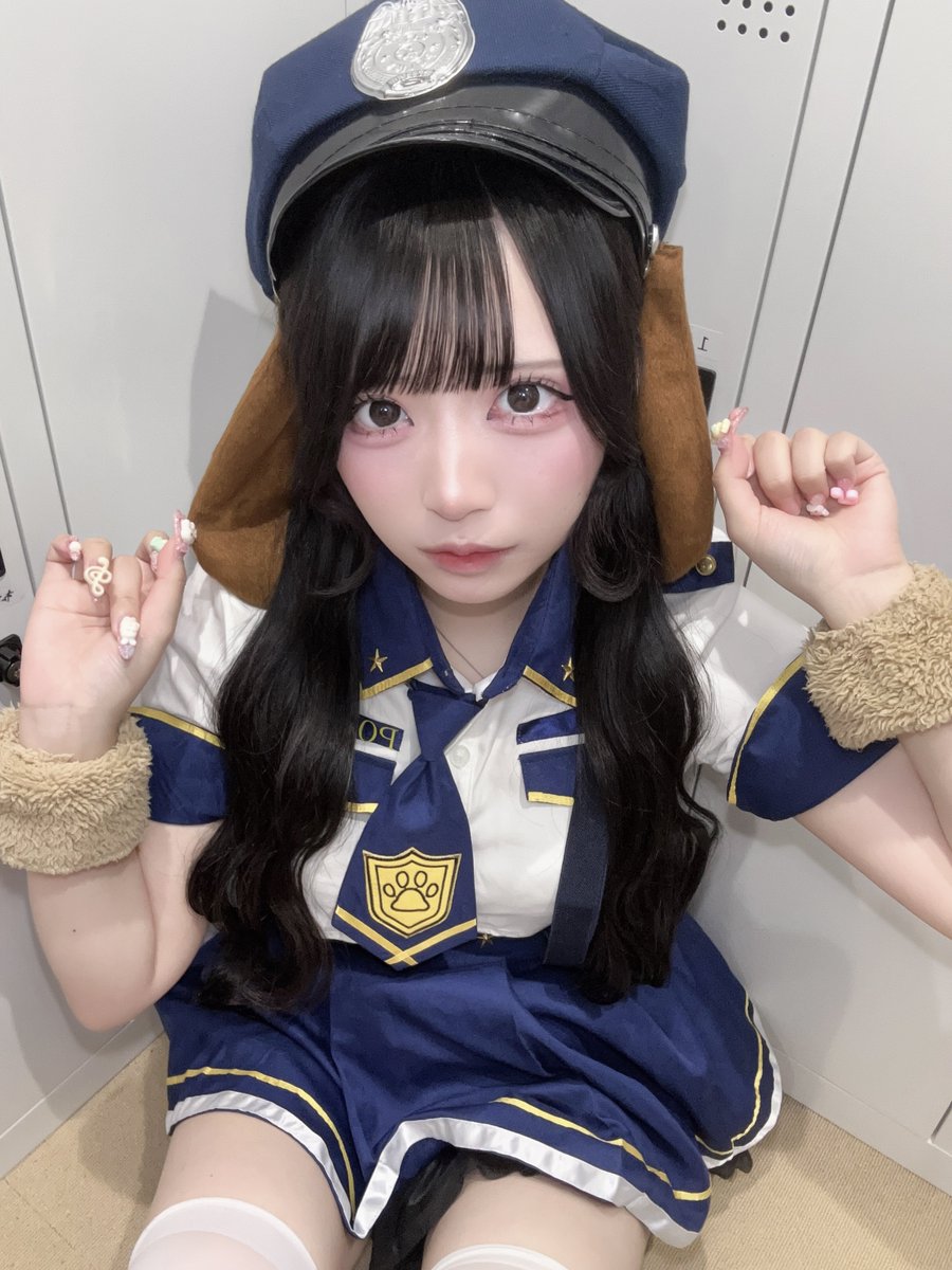 退勤👮🏻‍♂️🚨🚓今日もチェキ乾杯遠隔もありがと> ·̫ <久々にあいにきてくれたりえびふらいくれたり酒タイプ診断したりたのしかた✊🏻次は１３日明日18:30-23:30チアです❗️
