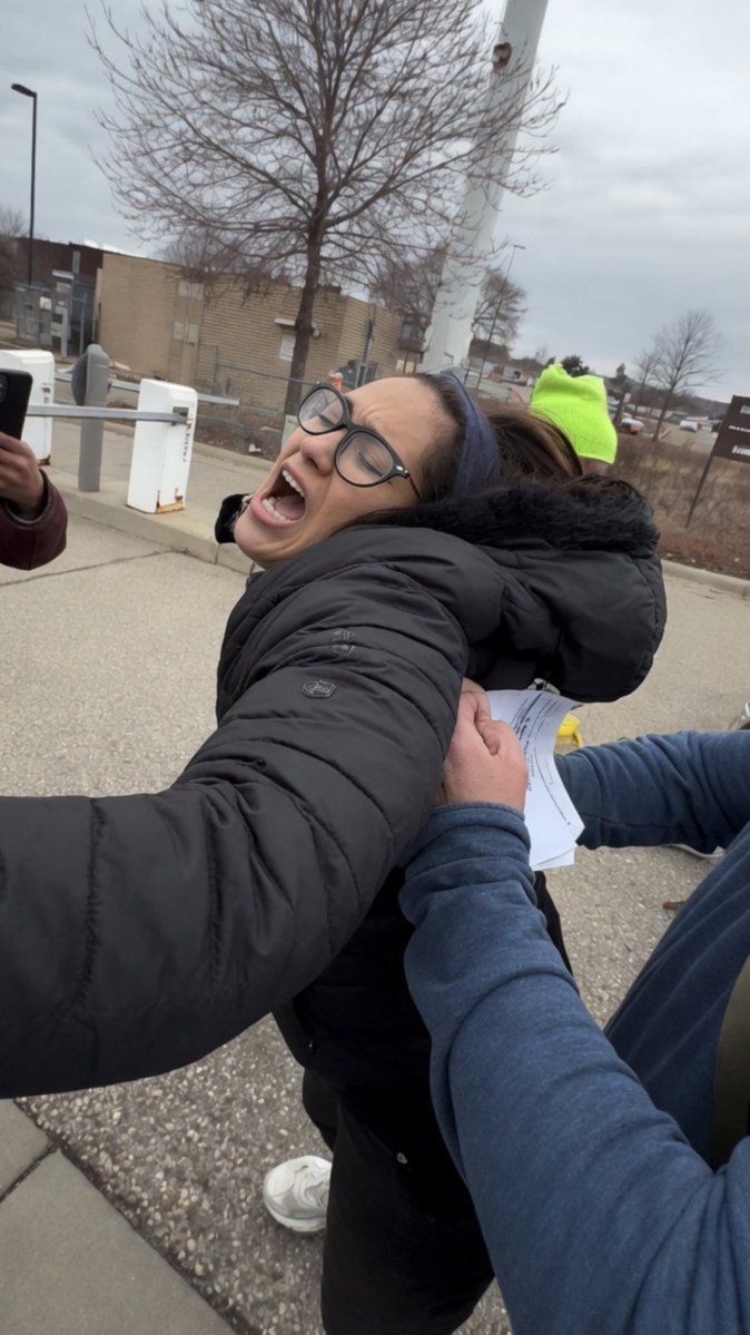 PoliticsOnX's tweet image. UPDATE: Family accused of ASSAULTING TPUSA reporter and X investigator Savanah Hernandez .@Savsays to be ARRESTED.
x.com/Savsays/status…

#HennepinCounty 
#SheriffsOffice