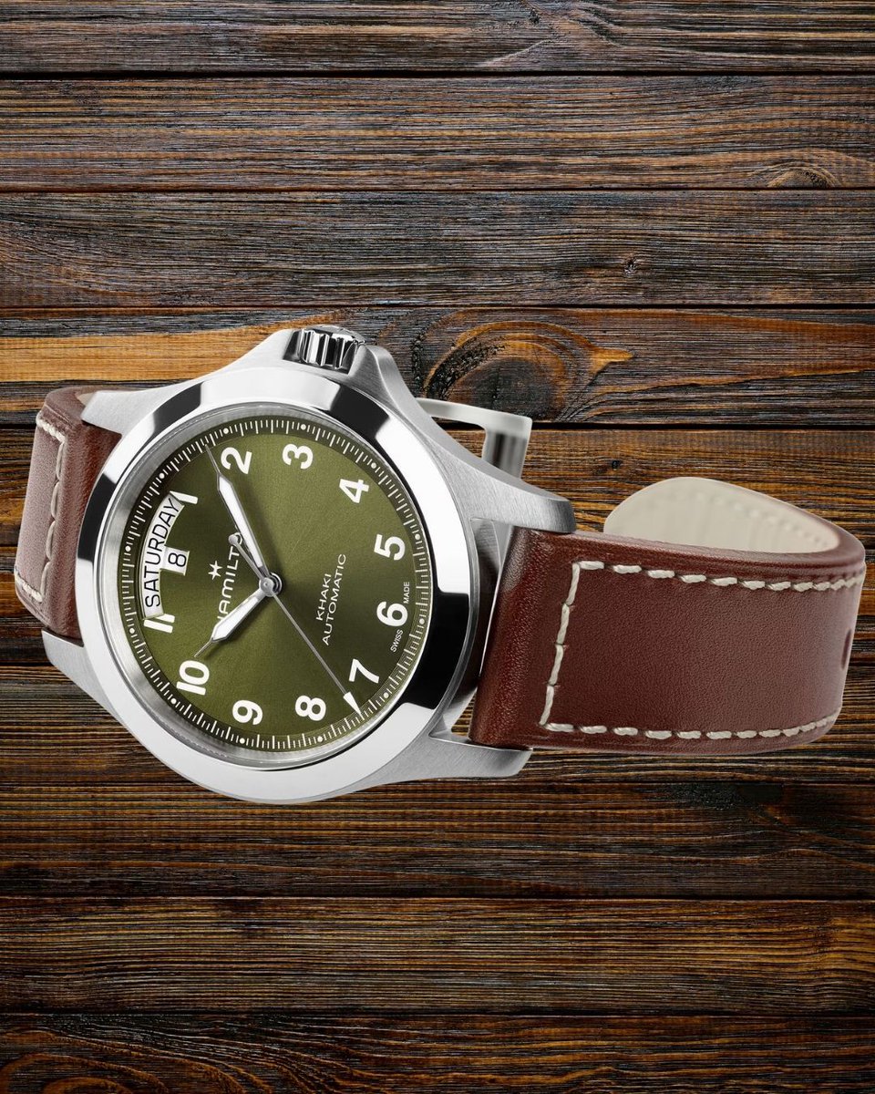abtsaat's tweet image. Yeni Hamilton Khaki Field King Serisi Ön Satışa Açıldı💪🏻💥

Markanın askeri tedarikçiden sivil saat üreticisine dönüşüm sürecinde ortaya çıkan Khaki Field King, saha saatlerinin güvenilirliğinin günlük yaşamla buluştuğu noktayı temsil ediyor👌🏻

#abt #abtsaat #hamilton