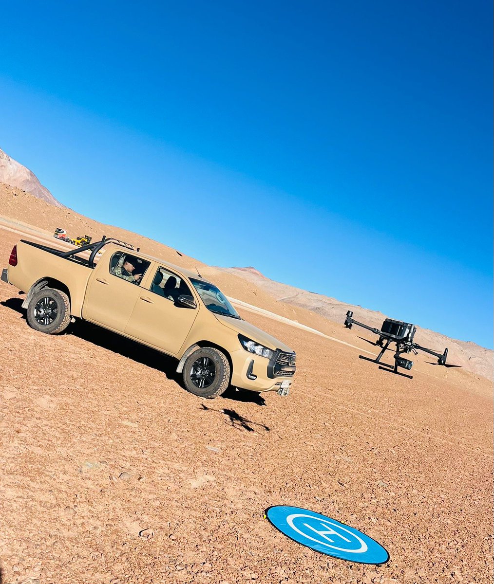 Ejercito_Chile's tweet image. Personal de la Brigada Motorizada N°1 "Calama" realiza patrullajes permanentes en las localidades de San Pedro de Atacama y Ollagüe en cumplimiento del Decreto N.°78 de resguardo de áreas fronterizas.
#Antofagasta #Frontera