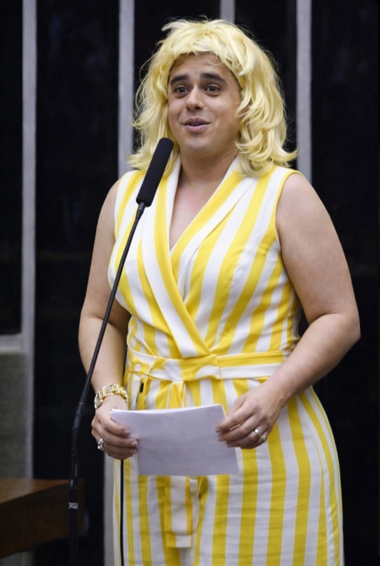 Versão 2026, com uniforme novo: