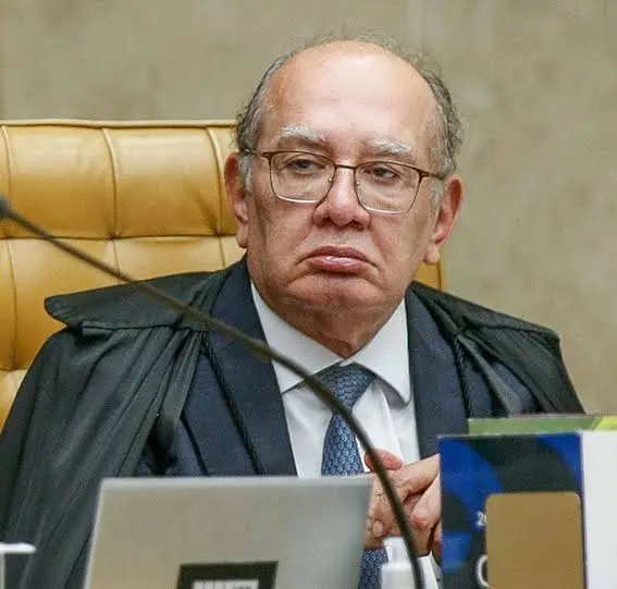 O ministro Luiz Fux lavou novamente a alma do brasileiro nesta semana

Fux estava, de novo, rebatendo Gilmar Mendes, que achou muito bom vazar ao vivo no STF informações sigilosas de investigações da PF

O mesmo Gilmar que criticou os vazamentos do caso Master 👇