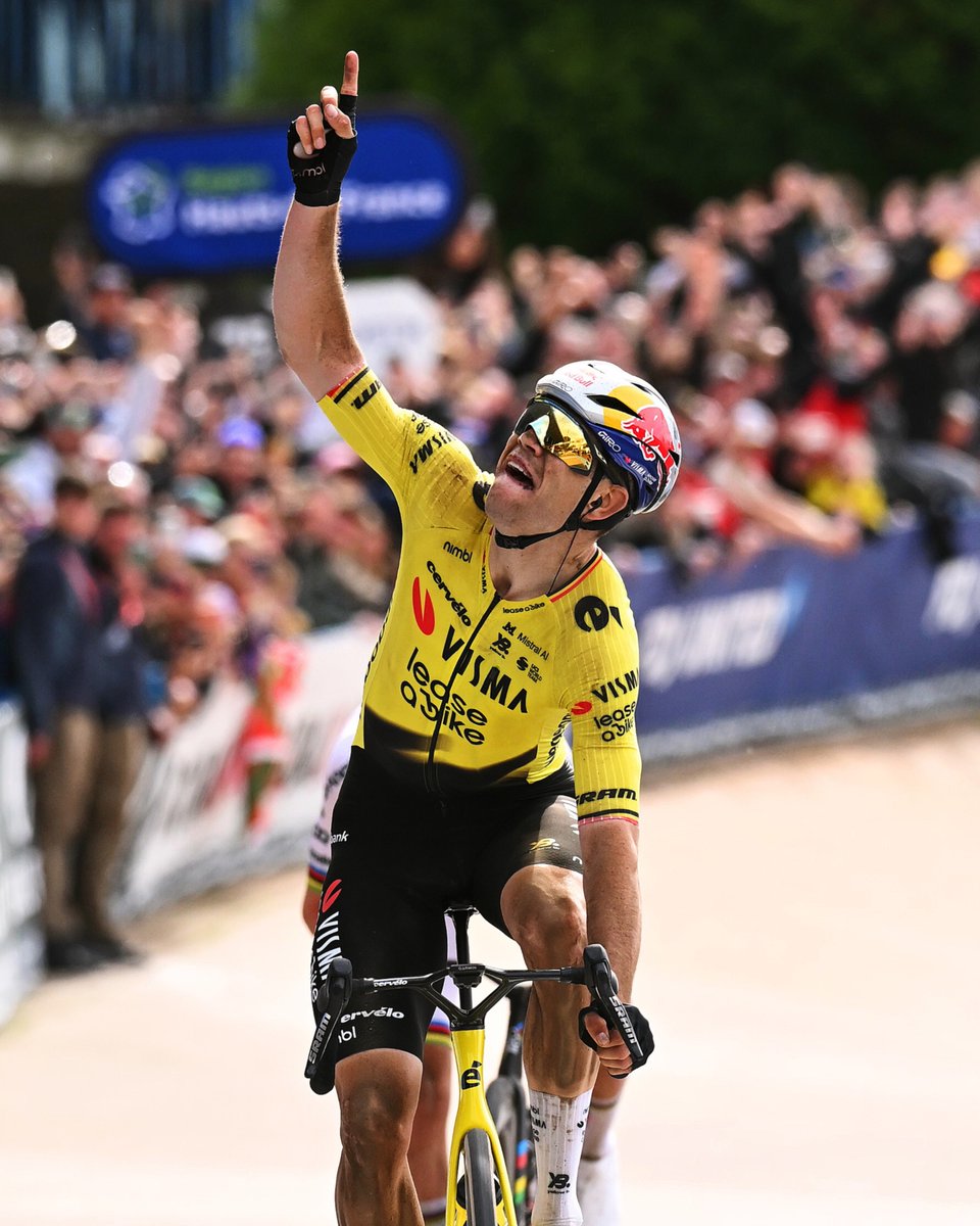 UCI_cycling's tweet image. What it means… 🥹 

📸 @GettySport | #ParisRoubaix #Cycling #RoadCycling @WoutvanAert