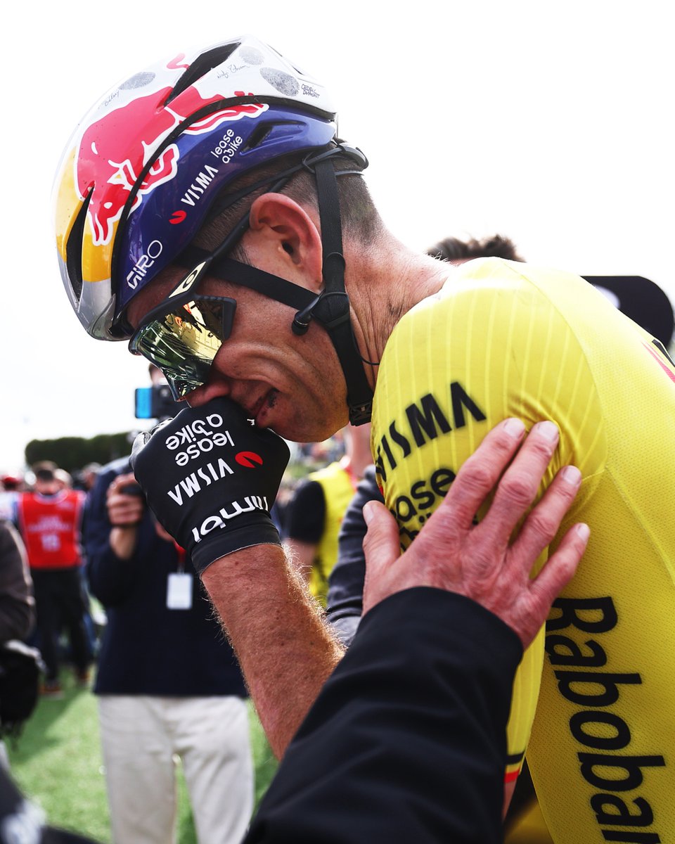 UCI_cycling's tweet image. What it means… 🥹 

📸 @GettySport | #ParisRoubaix #Cycling #RoadCycling @WoutvanAert