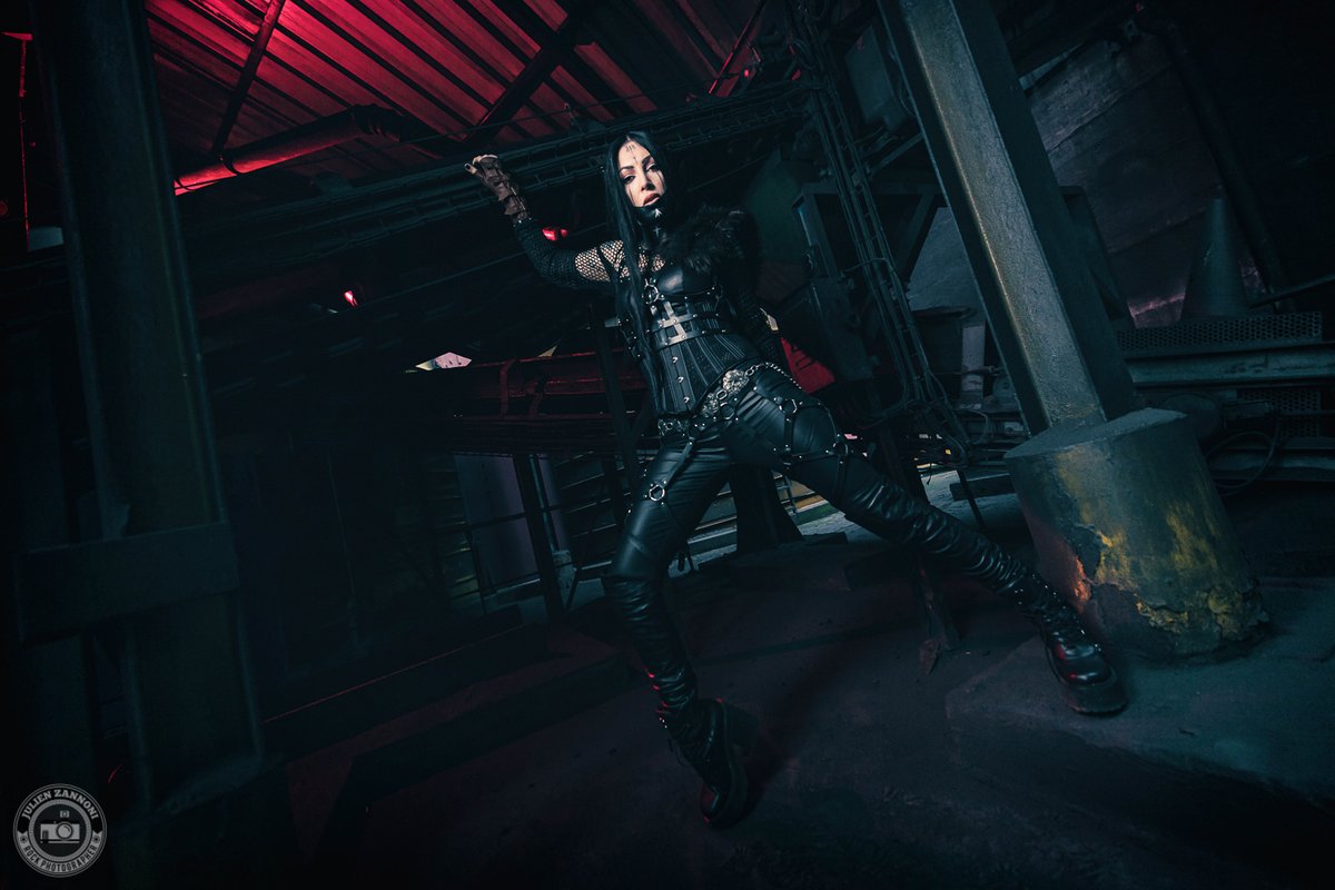 Julienzannoni's tweet image. Emma Louise

Photo @Julienzannoni  📸

#altmodel #alternativemodel #rockmodel #rockphotography #rockstyle #rockgirl #goth #gothgirl #gothmodel #postapocalyptic #postapo #leather #industrial #darkshoot #nikond5 #Profotob2 #theworldismystudio #makeupartist #julienzannoni