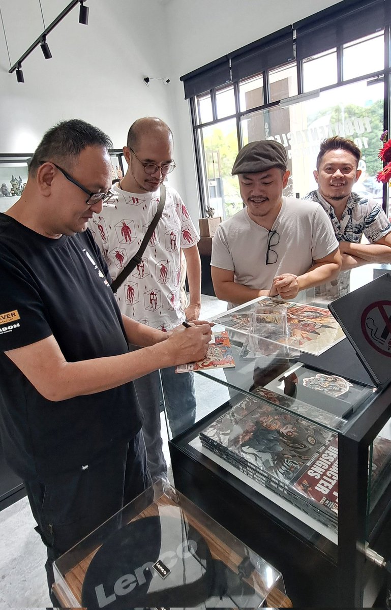 1000Tentacles tweet media