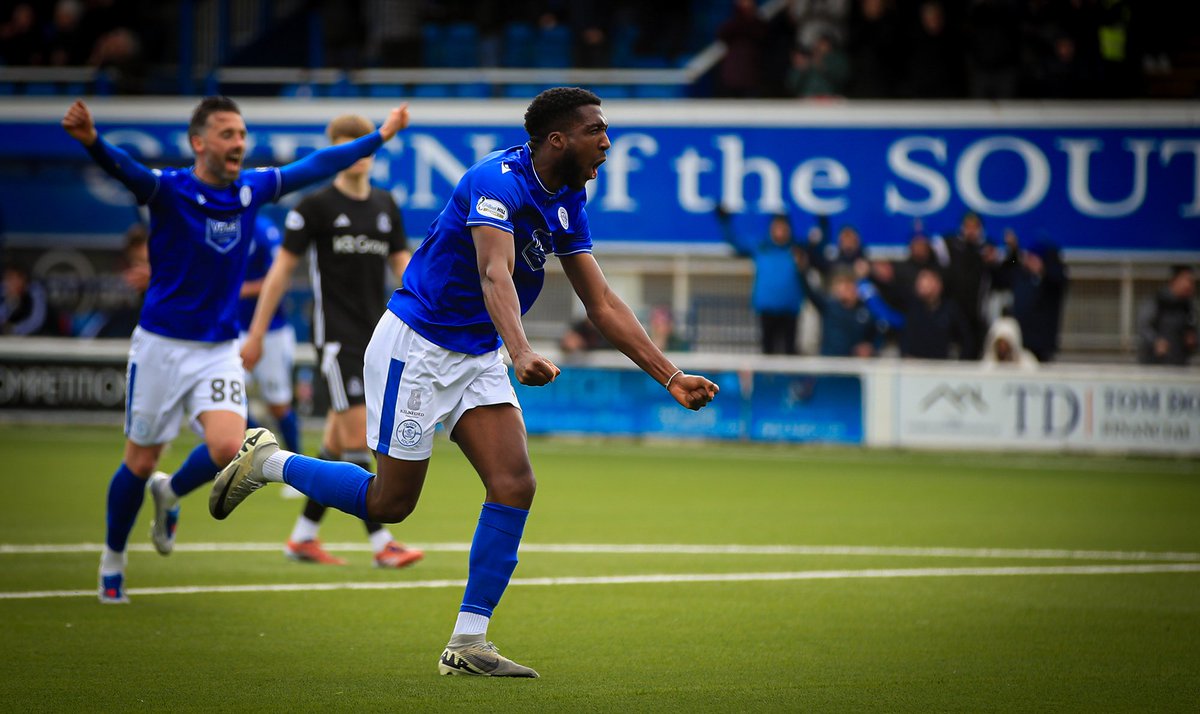 Queen of the South tweet media