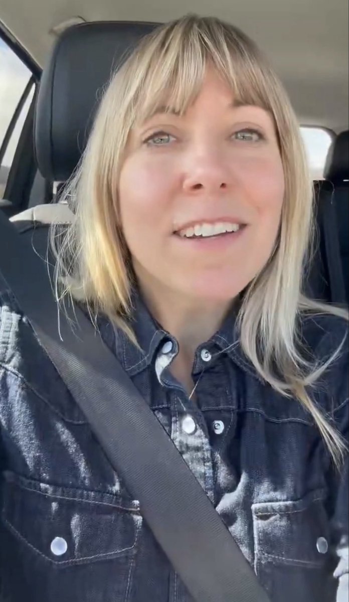 Ynekna's tweet photo. @SarahforIowa That face you make when you are concerned: https://t.co/myaNMUnfu6