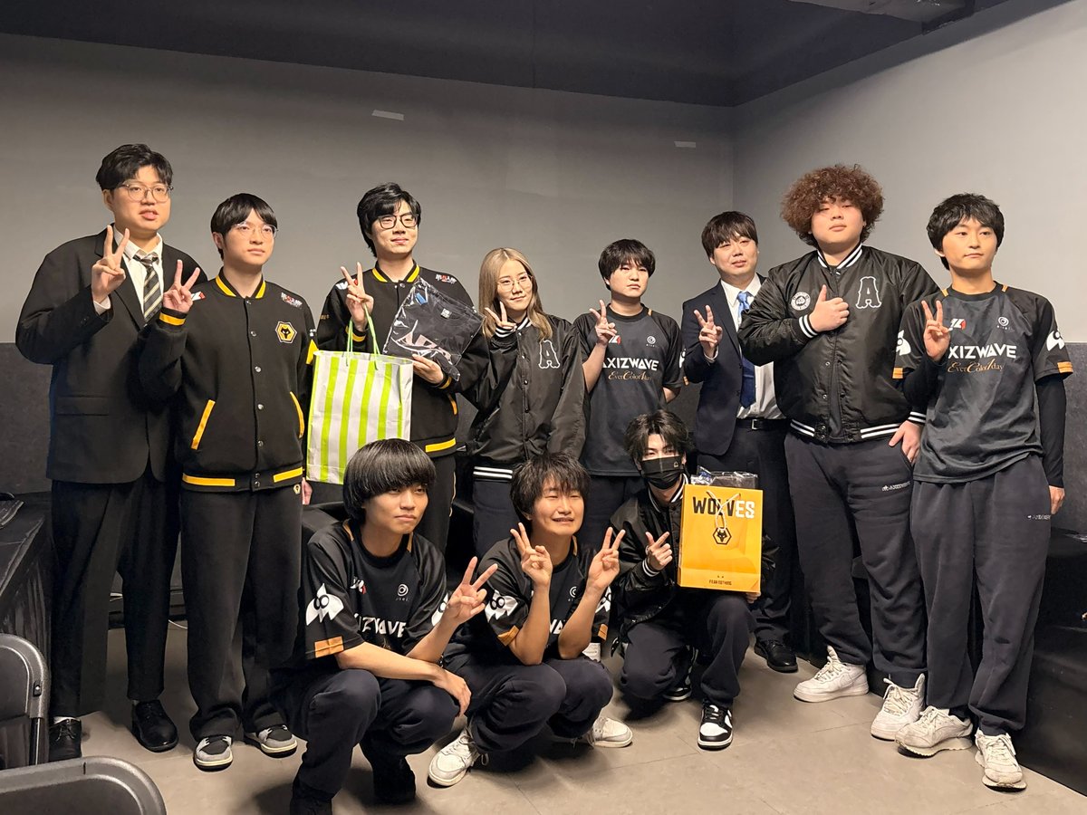 【#第五人格COAIX ワールド決勝 トーナメントグループ戦】

Wolvesとグッズ交換！🐺🌊
一緒にグループ戦を突破しよう💪

#AXIZWIN #第五人格COA