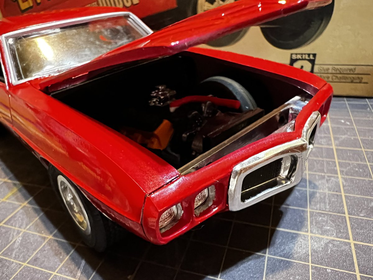 MPC 1969  FIREBIRD 完成

相当古いキットで合わせ面とかガッチャガチャで大変だった。