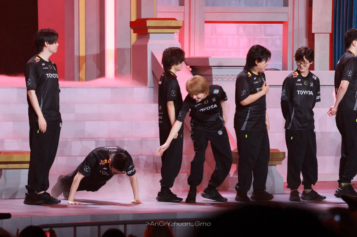 Revien_ssoleil's tweet image. 🐔🧲
#ZETAWIN