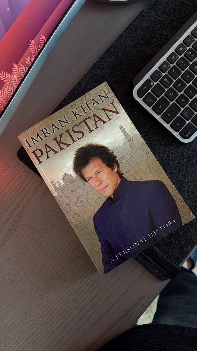 Set pattern tweet media