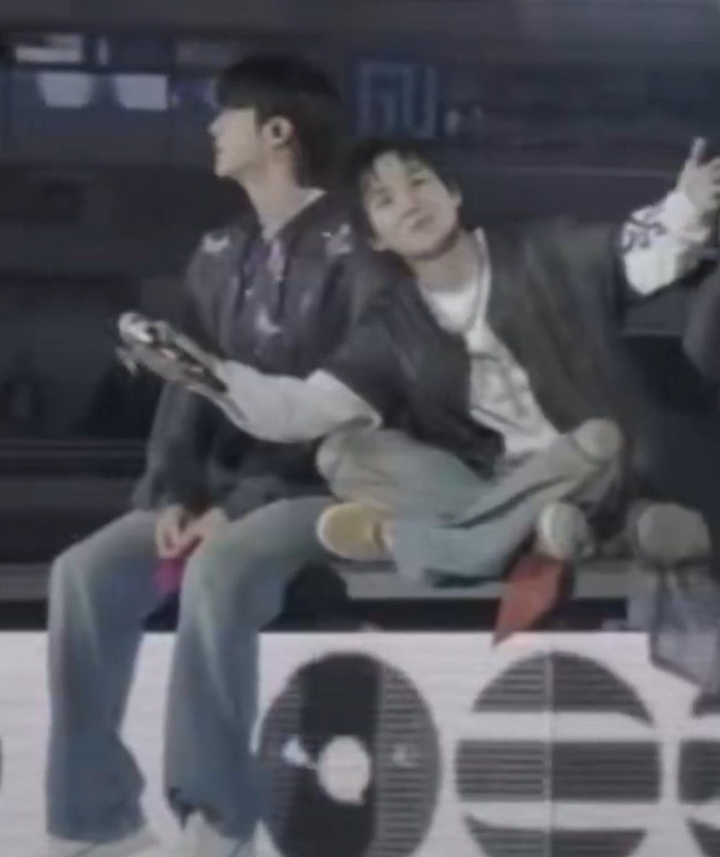 ᴮᴸᴬᶜᴷᴶᴵᴺ ✈︎ 𝘈𝘙𝘐𝘙𝘈𝘕𝘎 ⟭⟬ ⁷ tweet media