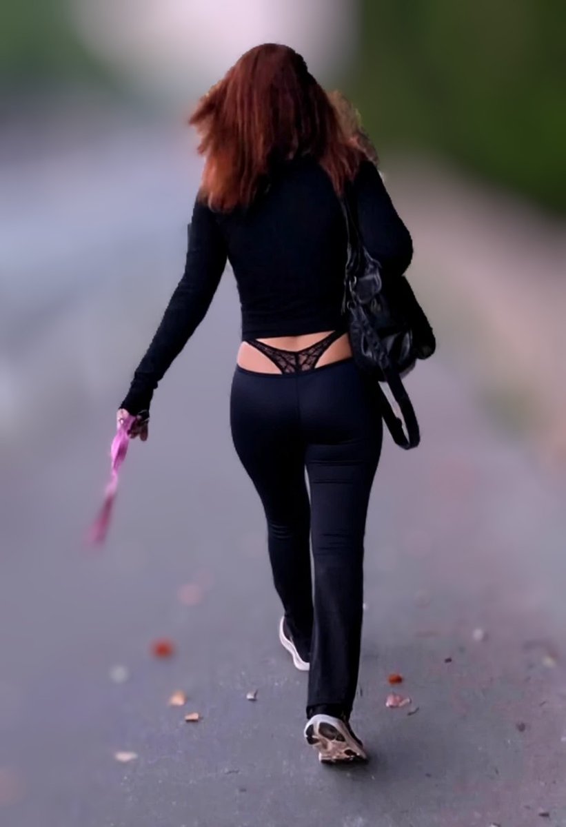 LenaGeekNice's tweet photo. Prise sur le vif, l'inconnue... ๐ Ce dรฉtail en dentelle qui change tout. L'art de la provocation discrรจte... Ou pas ! โจ๐ฅ #spytake #provoc #lace #fullblack ยป https://t.co/4iW6rhf9eM