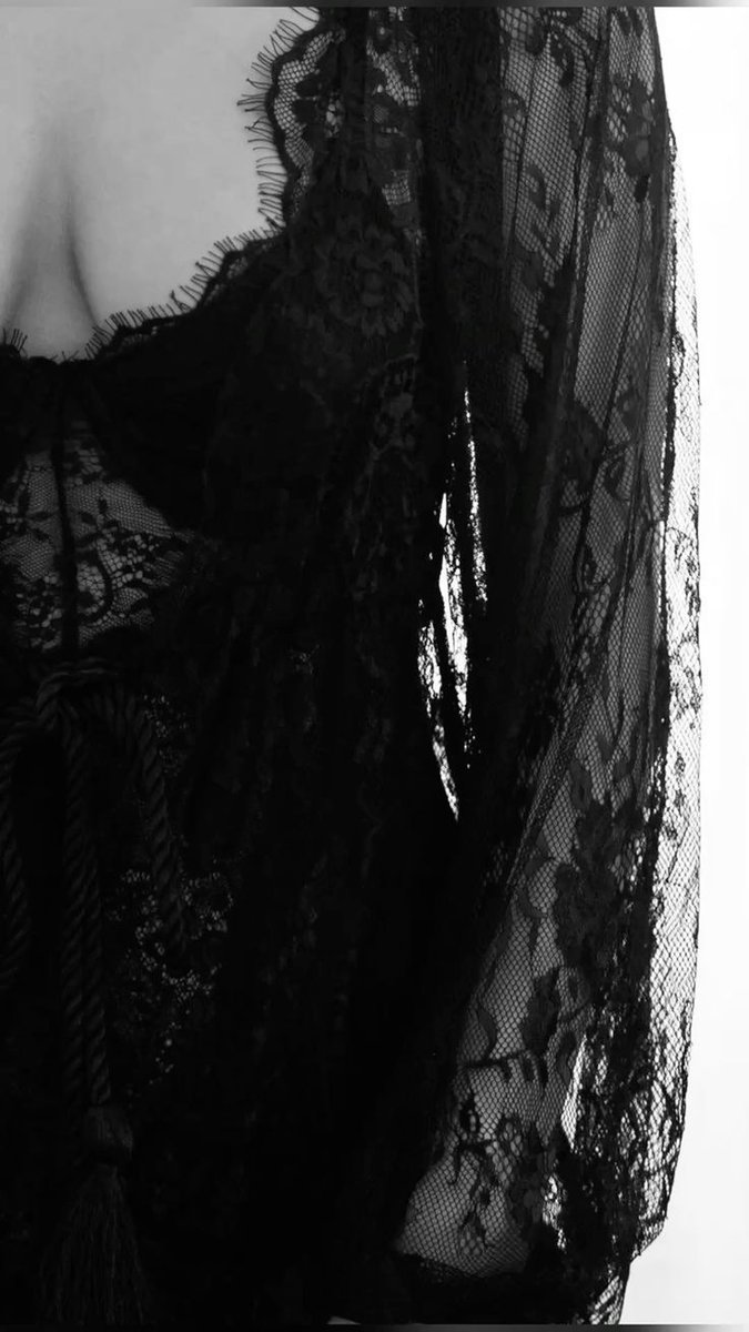 ☾ 𝑇ℎ𝑒 𝑊𝑖𝑡𝑐ℎ 𝑄𝑢𝑒𝑒𝑛 tweet media