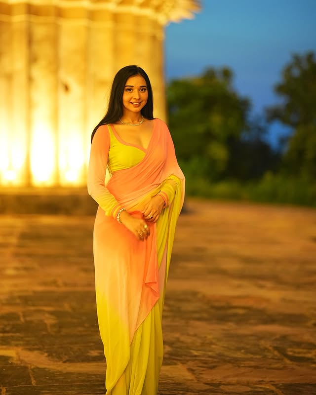 EttaSravan10208's tweet image. “Your beauty is captivating, but your heart is what sets you apart.”

TANYA STYLE DIARIES ❤️🥀
@itanyamittal 
@Tanyaforever01 
#love 
#sweetheart👸🏻 
#Tanyakaparivar