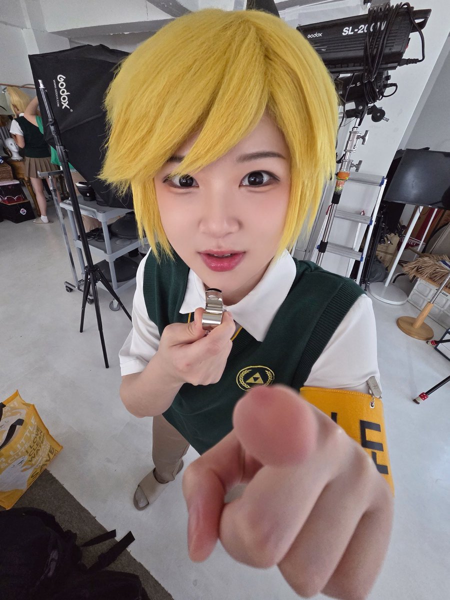 만춘 tweet media