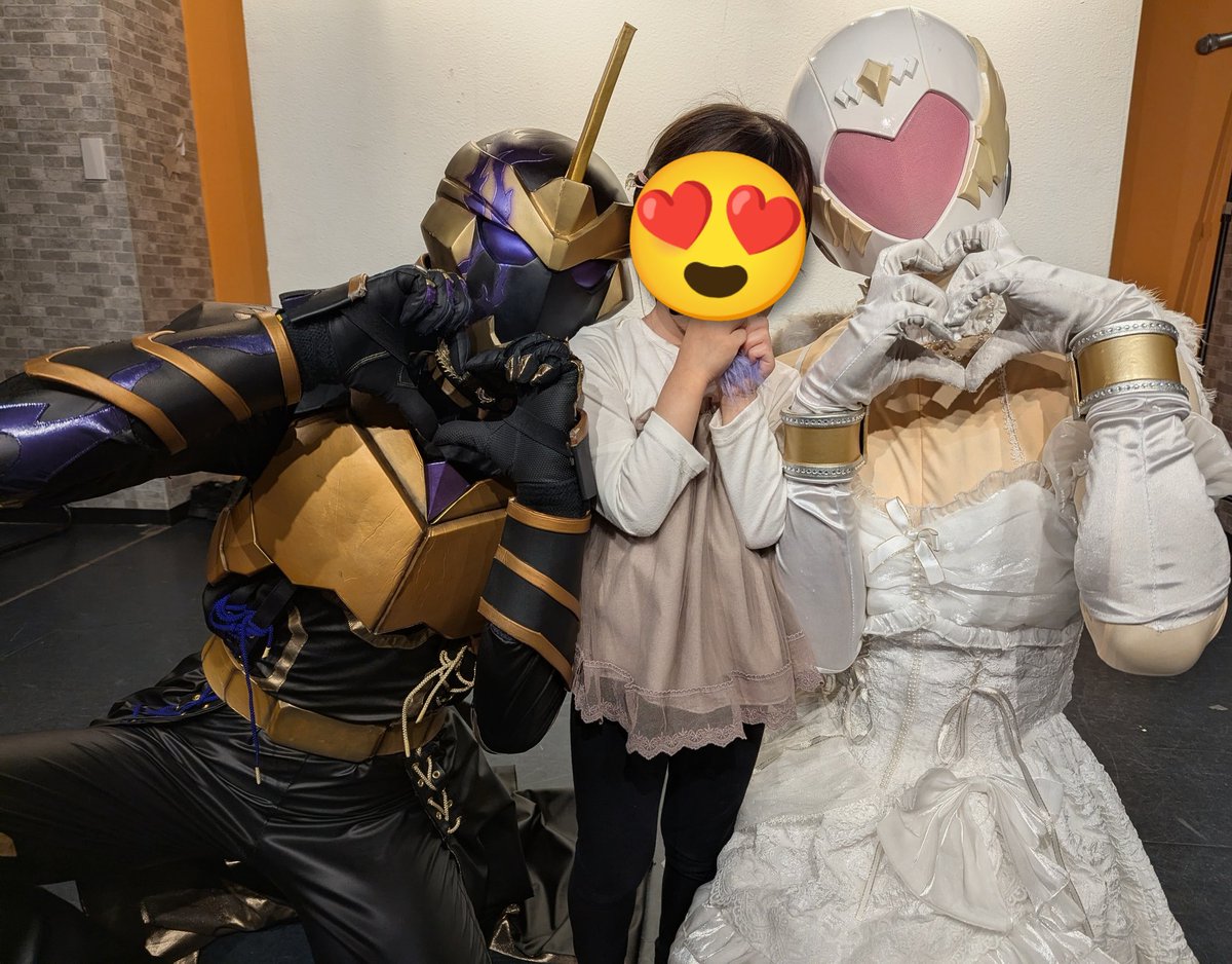 昨日は「ピュアハート❌怪人商会」ショーでした〜！
今回は娘とゆっくり観るはずが、直前にPAをやることに。5歳の娘は１人で観ることに。（PAの目の前の席）
終わった瞬間「怖かった〜」とぽろぽろ涙😢
大好きなヒーロー達と写真を撮ってご機嫌に戻った娘なのでした😊
#怪人商会