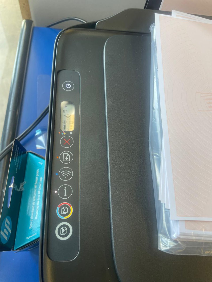 KarinaNovoaL's tweet photo. En la universidad Ricardo Palma, miembros de mesa no tienen la clave de las computadoras para concluir con la instalación de las mesas de votación. Primero no había material y ahora no hay claves para laptop. #ONPE https://t.co/qVmLXHPG5x