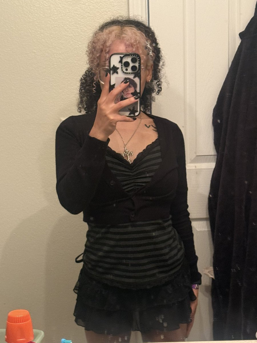 vampi .⋆♱ tweet media