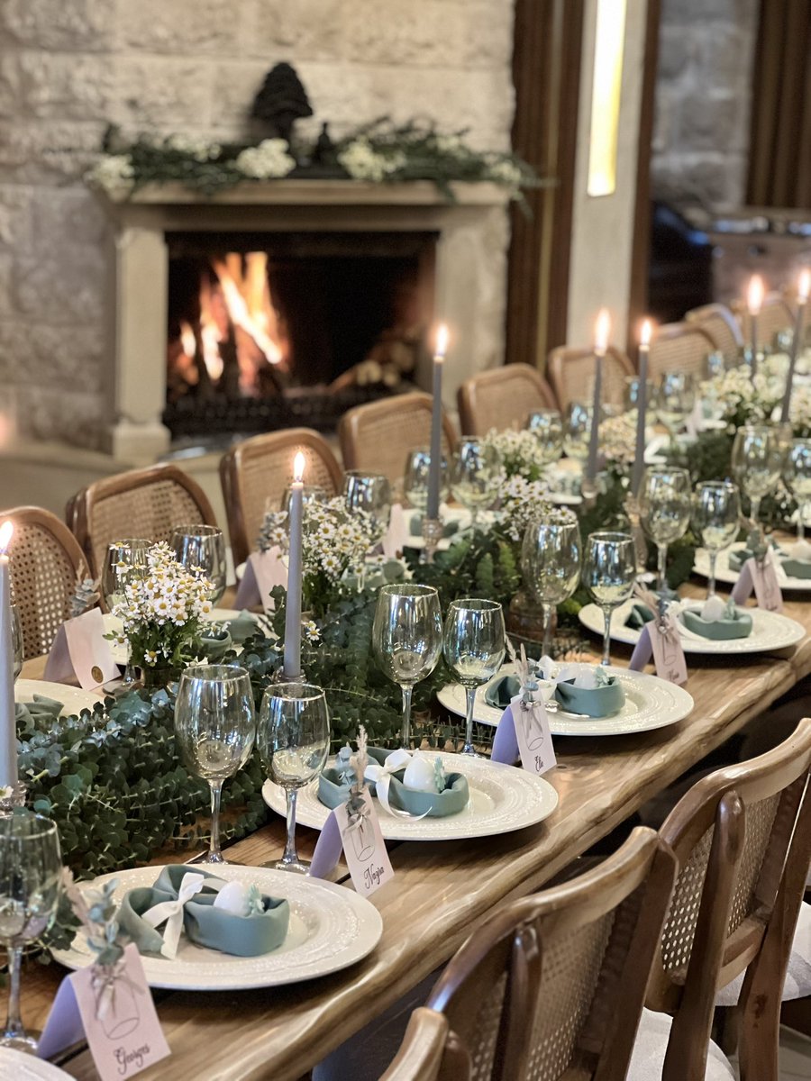 WarmIssa's tweet photo. Soft blooms, candlelight, and timeless elegance… where every detail tells a story of beauty and warmth 🌿🤍✨

#FloralDesign #TableSetup #EventStyling #zakbyzakhiaissa  70/196275 https://t.co/XWWpHBqrWm