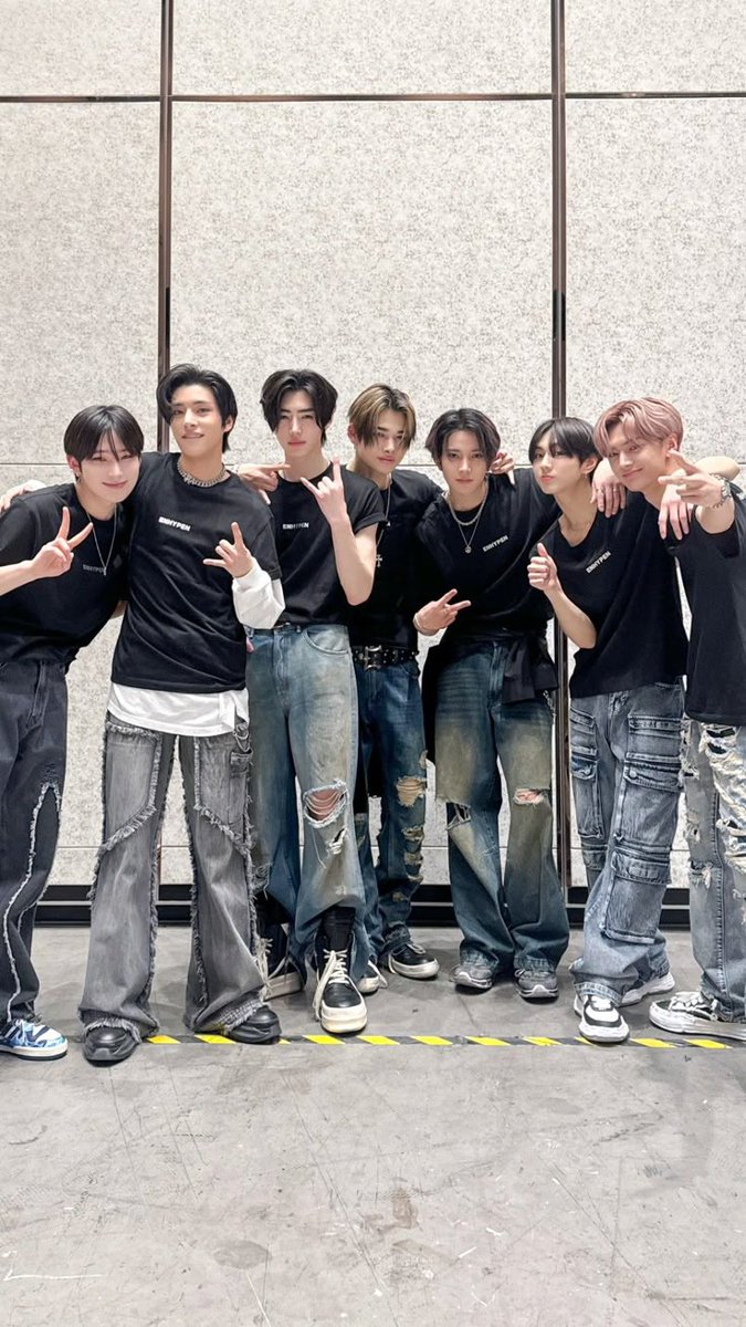 nishioppafan's tweet photo. Кто был вашим первым биасом в энха и кто им является сейчас?

#OUR_BOND_IS_7
#HEAL_THE_GAP_BELIFT https://t.co/I2YRUNyiU7