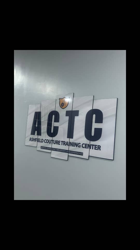 LimitlesDesign_'s tweet photo. Every brand deserves a powerful visual identity.
Signage design created by me.
Let’s make your business stand out.
📩 DM for design services. https://t.co/Tbc6mtU4J2