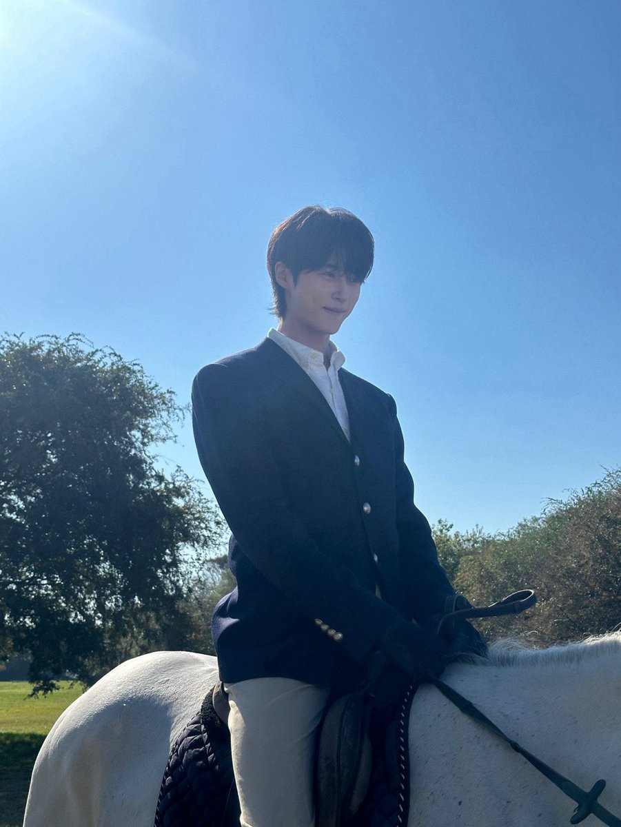 Byeon Wooseok Weverse Media tweet media