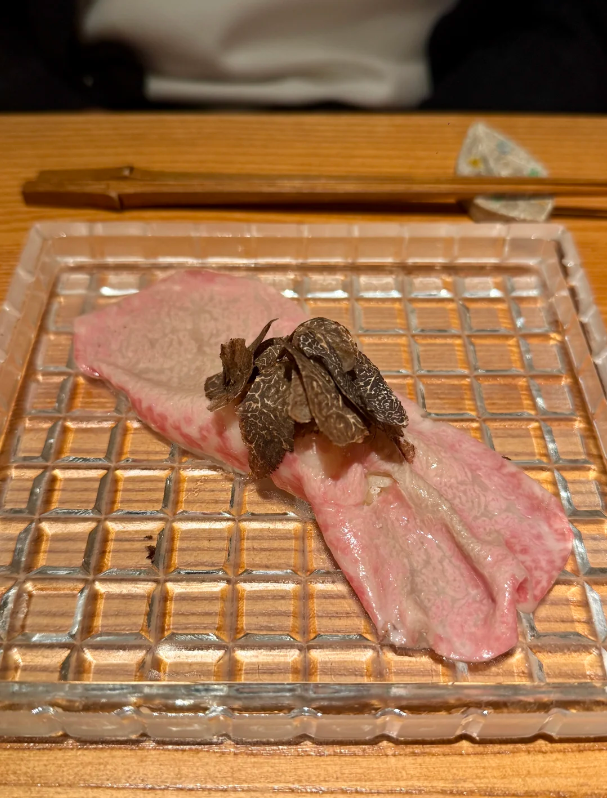 Elsie0505's tweet photo. This Hokkaido sea urchin is truly perfection. The color is absolutely stunning—and the taste? Even more mind-blowing... I want to eat ten more! https://t.co/YKfleXrEgG