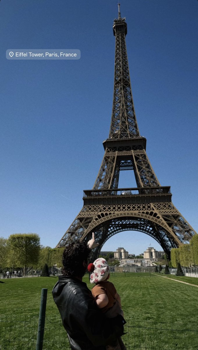 HIM POINTING TO THE TOWER 😭😭😭😭😭😭😭😭 SHOWING THE LITTLE ONE THE WORLD 😭😭😭😭😭😭😭😭 I’VE BEEN SHOT THIS IS SO CUTE